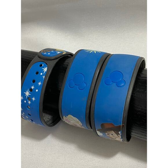 Disney Park Magic Band Frozen Fever  Elsa, Buzz, Woody and jiminy cricket - Picture 5 of 6